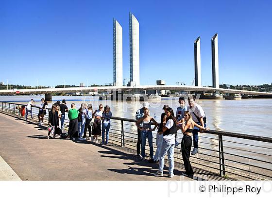LES QUAIS ET PONT CHABAN DELMAS , VILLE DE BORDEAUX, GIRONDE. (33F36414.jpg)