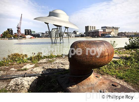 LE VAISSEAU SPACIAL, SCULPRTURE, BASSIN A FLOT, QUARTIER DE BACALAN ,BORDEAUX, GIRONDE. (33F36601.jpg)
