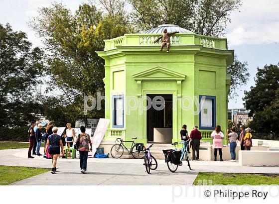 LE PUITS, PARC AUX ANGELIQUES, QUARTIER BASTIDE, BORDEAUX, GIRONDE. (33F36622.jpg)