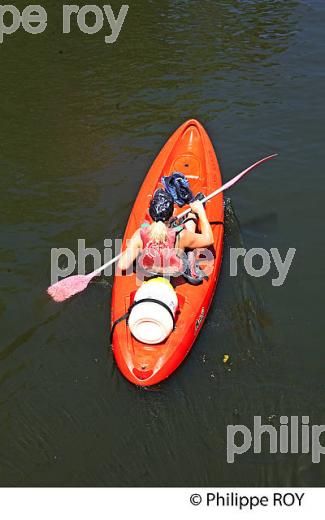 DESCENTE DU CIRON EN CANOE, ROUTE DES VINS DE GRAVES ET SAUTERNES, GIRONDE. (33F36714.jpg)
