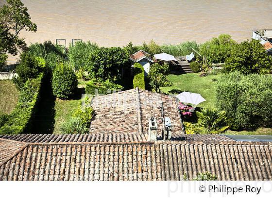 JARDIN, MAISON D' ARMATEUR,  CORNICHE DE GIRONDE, ESTUAIRE DE LA GIRONDE, BGAURIAC. (33F37035.jpg)
