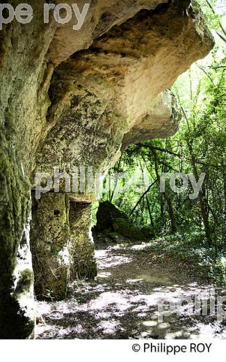 CARRIERE DE PIERRE, FALAISE,  CORNICHE, DE LA GIRONDE, GAURIAC. (33F37039.jpg)