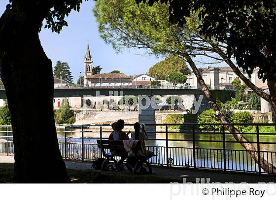 CITE MEDIEVALE  DE SAINTE FOY LA GRANDE, VALLEE DE LA DORDOGNE, GIRONDE. (33F37501.jpg)