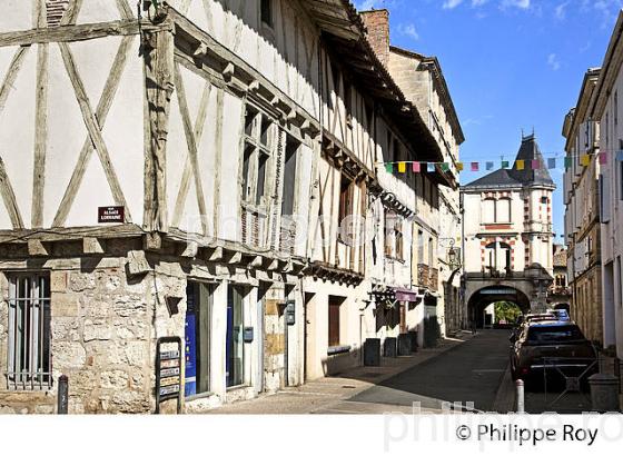 CITE MEDIEVALE  DE SAINTE FOY LA GRANDE, VALLEE DE LA DORDOGNE, GIRONDE. (33F37601.jpg)