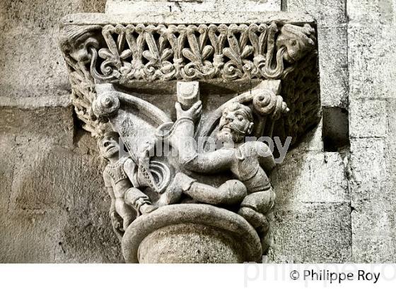 ANCIENNE ABBAYE, VILLAGE FORTIFIE DE SAINTE FERME, ENTRE DEUX MERS,  GIRONDE. (33F37737.jpg)