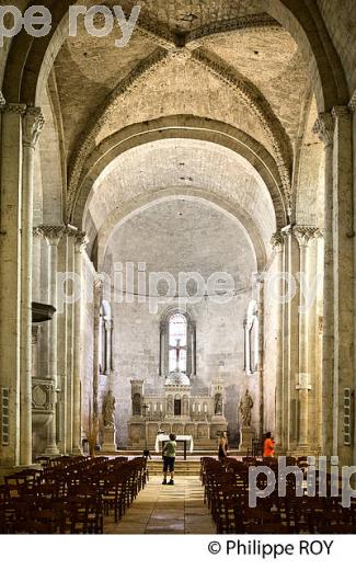 ANCIENNE ABBAYE, VILLAGE FORTIFIE DE SAINTE FERME, ENTRE DEUX MERS,  GIRONDE. (33F37740.jpg)