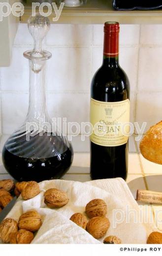 Le vin  table (33V09335.jpg)