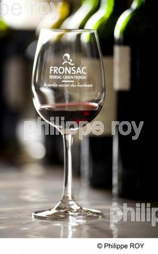 Dgustation - Vin de Bordeaux (33V25306.jpg)