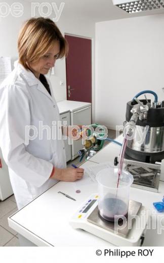 Microfiltration - Labo Oenologie - Soussac (33V31639.jpg)