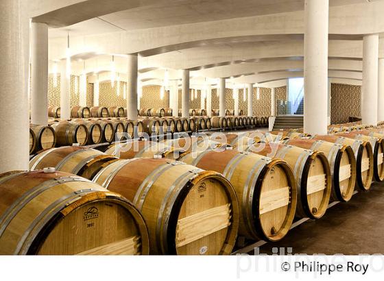 CHATEAU CHEVAL BLANC, VIN DE SAINT EMILION, GIRONDE (33V34207.jpg)