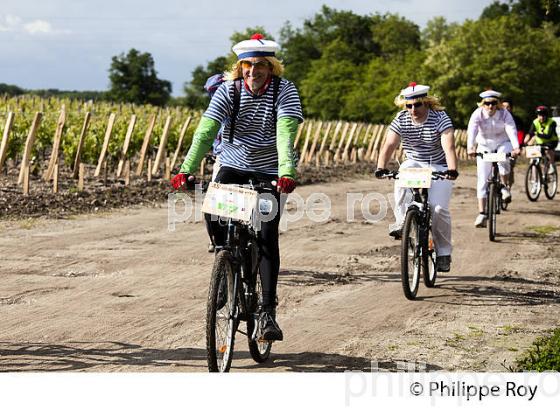 LA MEDOCAINE, COURSE EN VTT AVEC DEGUISEMENT, MARGAUX, MEDOC, GIRONDE. (33V38010.jpg)