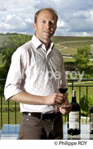 CHATEAU LA SERRE, SAINT EMILION GRAND CRU, VINS DE BORDEAUX, GIRONDE. (33V38301.jpg)