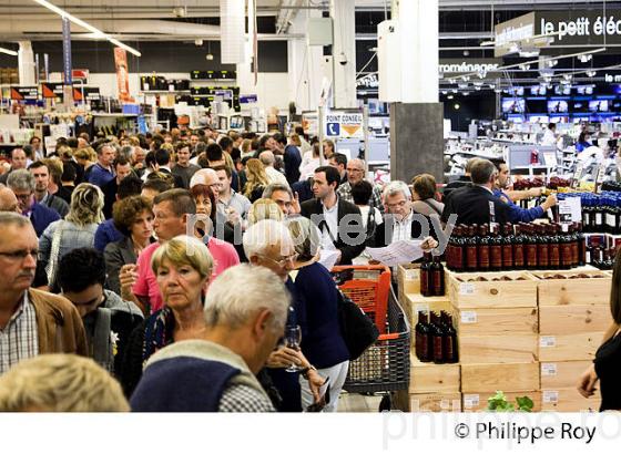 FOIRE AUX VINS , HYPERMARCHE LECLERC, SAINT MEDARD EN JALLES , GIRONDE. (33V38530.jpg)