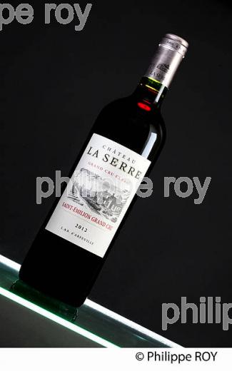 BOUTEILLE, CHATEAU LA SERRE, SAINT EMILION GRAND CRU, GIRONDE. (33V39010.jpg)