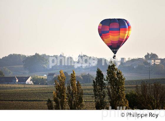 MONTGOLFIERE , ET VIGNOBLE DE MONTAGNE SAINT EMILION, GIRONDE, FRANCE. (33V39237.jpg)