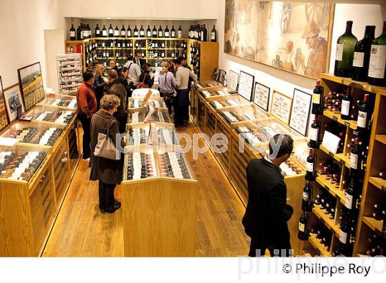 DEGUSTATION ET VENTE DE BOUTEILLES DE VIN, CAVE D' ULYSSE,  MARGAUX, MEDOC, GIRONDE, AQUITAINE. (33V40723.jpg)