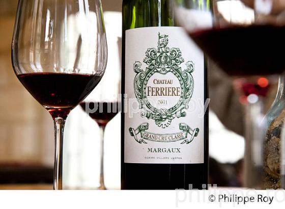 DEGUSTATION DE VIN AU CHATEAU FERRERE, AOC MARGAUX, VINS DU MEDOC, GIRONDE, AQUITAINE (33V40821.jpg)