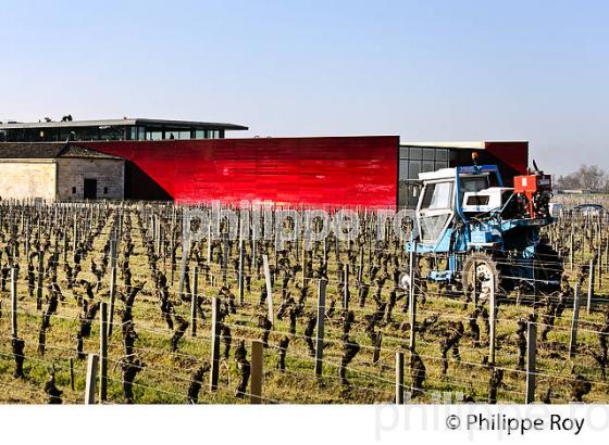 CHAI DU CHATEAU LA DOMINIQUE, JEAN NOUVEL , ARCHITECTE, VIGNOBLES FAYAT,   SAINT EMILION, GIRONDE. (33V41206.jpg)