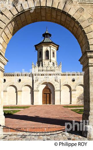 CHATEAU COS D' ESTOURNEL, AOC SAINT ESTEPHE, MEDOC, VINS DE BORDEAUX,  GIRONDE , AQUITAINE. (33V41329.jpg)
