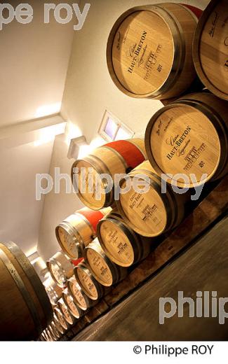 CHATEAU HAUT BRETON LARIGAUDIERE ,  CRU BOURGEOIS, AOC  MARGAUX, MEDOC, GIRONDE. (33V41940.jpg)