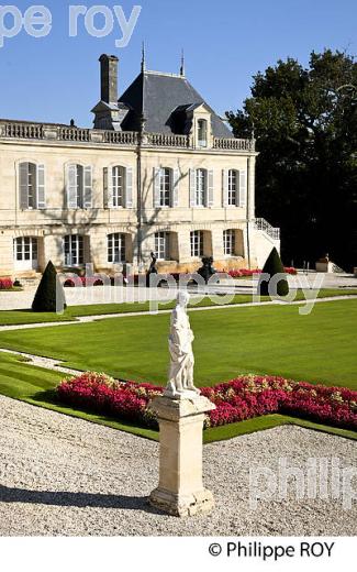 JARDIN DU  CHATEAU BEYCHEVELLE, SAINT-JULIEN, MEDOC, GIRONDE, AQUITAINE, FRANCE. (33V42211.jpg)