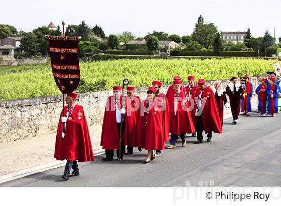 LA CONFRERIE DES VIGNERONS DE MONTAGNE SAINT-EMILION ET SAINT-GEORGE SAINT EMILION,   COMMUNE DE MONTAGNE , GIRONDE, AQUITAINE. (33V43436.jpg)