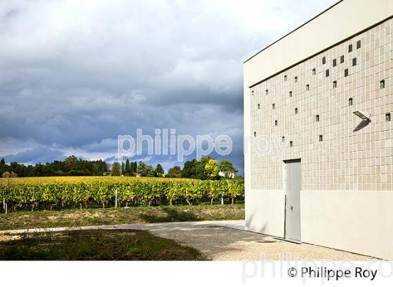 CHATEAU MONCETS, AOC LALANDE DE POMEROL, VINS DE BORDEAUX, GIRONDE. (33V46403.jpg)