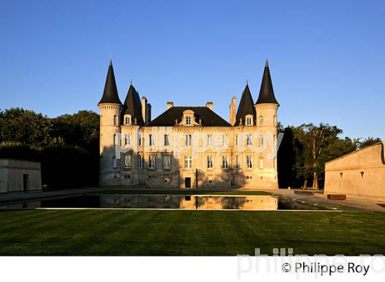 CHATEAU PICHON LONGUEVILLE , PAUILLAC , MEDOC,  AQUITAINE. (33V47229.jpg)