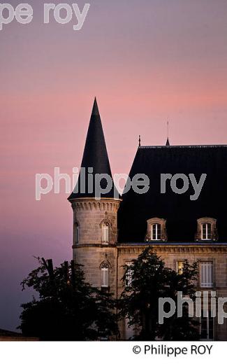 CHATEAU PICHON LONGUEVILLE , PAUILLAC , MEDOC,  AQUITAINE. (33V47237.jpg)