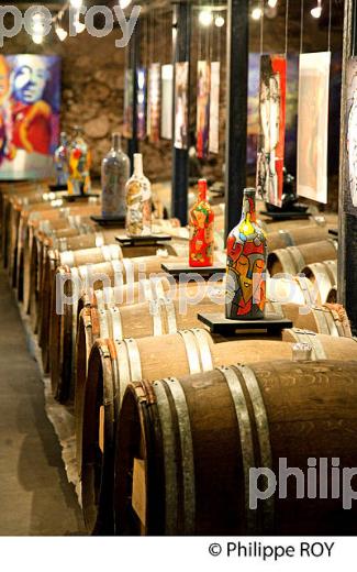 EXPOSITION DU PEINTRE FLICKINGER, CHAI DU CHATEAU GRAVAS, VIN AOC  BARSAC SAUTERNES , BARSAC,  GIRONDE. (33V48120.jpg)