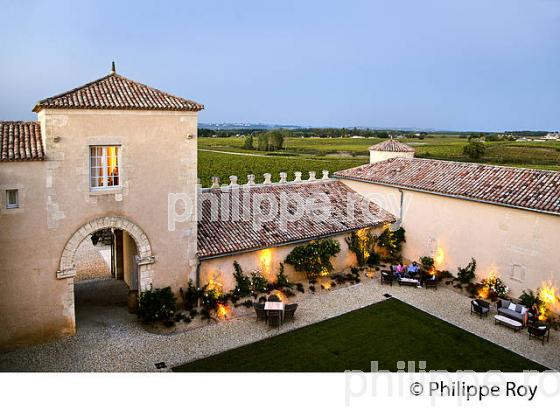 CHATEAU LAFAURIE-PEYRAGUEY,  VIN AOC  SAUTERNES, HOTEL RESTAURANT LALIQUE , GIRONDE. (33V48216.jpg)