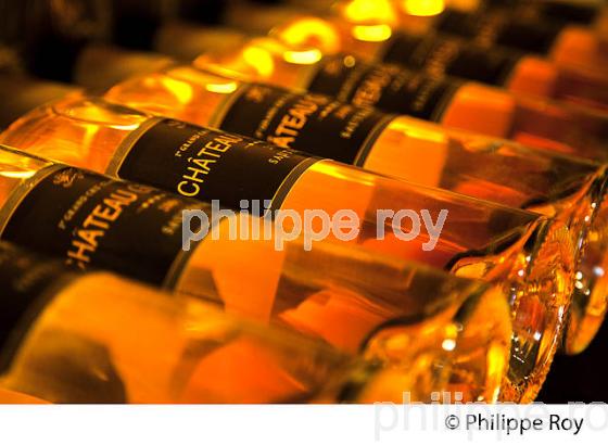 BOUTEILLE,  CHATEAU GUIRAUD, 1 ER GRAND CRU CLASSE ,   VIN AOC  SAUTERNES , GIRONDE. (33V48309.jpg)