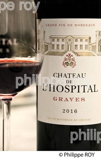 DEGUSTATION, VIN ROUGE , CHATEAU DE L' HOSPITAL, 18 EME SIECLE, AOC VINS DES GRAVES, PORTETS, GIRONDE. (33V48501.jpg)