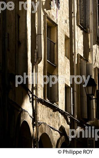 RUELLE , QUARTIER FACULTE, VIEUX MONTPELLIER, LANGUEDOC-ROUSSILLON. (34F00107.jpg)