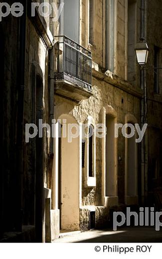 RUELLE , QUARTIER FACULTE, VIEUX MONTPELLIER, LANGUEDOC-ROUSSILLON. (34F00108.jpg)