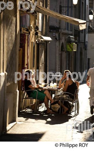 TERRASE CAFE , QUARTIER FACULTE, VIEUX MONTPELLIER, LANGUEDOC-ROUSSILLON. (34F00109.jpg)