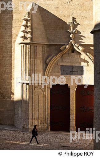 CATHEDRALE, VIEUX MONTPELLIER, LANGUEDOC-ROUSSILLON. (34F00129.jpg)