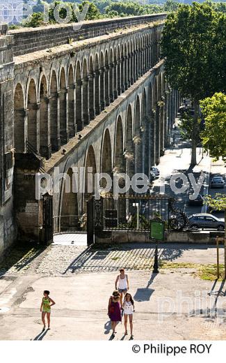 AQUEDUC SAINT CLEMENT , VIEUX MONTPELLIER, LANGUEDOC-ROUSSILLON. (34F00221.jpg)