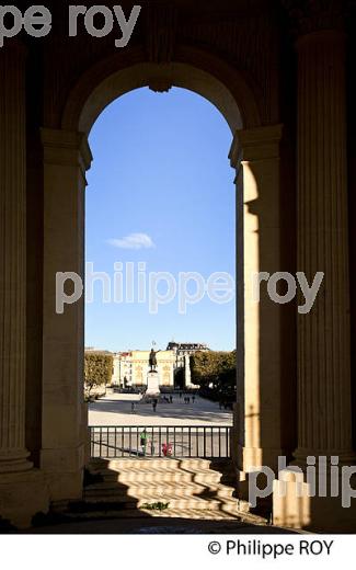 PLACE DU PEYROU , VIEUX MONTPELLIER, LANGUEDOC-ROUSSILLON. (34F00227.jpg)