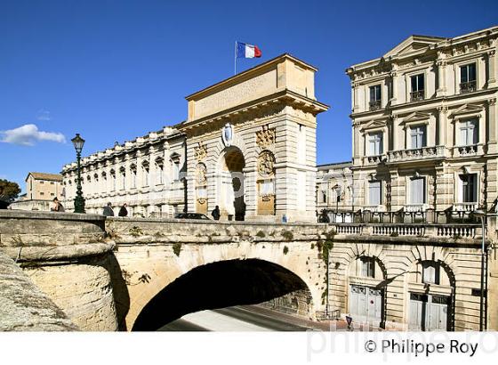 ARC DE TRIOMPHE, VIEUX MONTPELLIER, LANGUEDOC-ROUSSILLON. (34F00302.jpg)