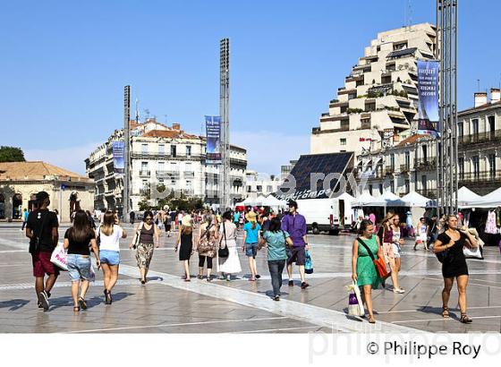 PLACE DE LA COMEDIE, VIEUX MONTPELLIER, LANGUEDOC-ROUSSILLON. (34F00327.jpg)