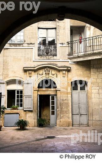 QUARTIER SAINTE ANNE , VIEUX MONTPELLIER, LANGUEDOC-ROUSSILLON. (34F00423.jpg)