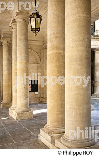 QUARTIER SAINT ROCH, VIEUX MONTPELLIER, LANGUEDOC-ROUSSILLON. (34F00525.jpg)