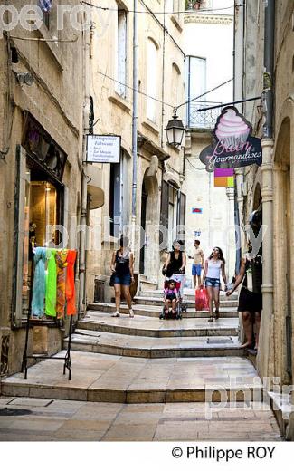 QUARTIER SAINT ROCH, VIEUX MONTPELLIER, LANGUEDOC-ROUSSILLON. (34F00533.jpg)
