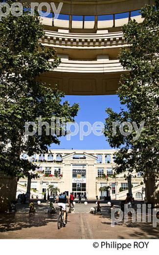 QUARTIER ANTIGONE, RICARDO BOFILL, MONTPELLIER, LANGUEDOC-ROUSSILLON. (34F00705.jpg)