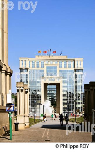QUARTIER ANTIGONE, RICARDO BOFILL, MONTPELLIER, LANGUEDOC-ROUSSILLON. (34F00718.jpg)