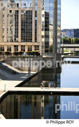 QUARTIER ANTIGONE, RICARDO BOFILL, MONTPELLIER, LANGUEDOC-ROUSSILLON. (34F00720.jpg)