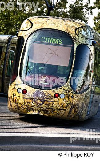 TRAMWAY,  MONTPELLIER, LANGUEDOC-ROUSSILLON. (34F00912.jpg)