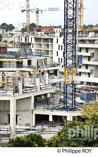 CHANTIER DE CONSTRUCTION, QUARTIER DE   LA GARE SAINT ROCH,  MONTPELLIER, HERAULT, LANGUEDOC. (34F01026.jpg)