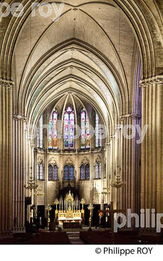 LA CATHEDRALE  SAINT PIERRE,  MONTPELLIER COEUR DE VILLE , HERAULT, LANGUEDOC. (34F01310.jpg)